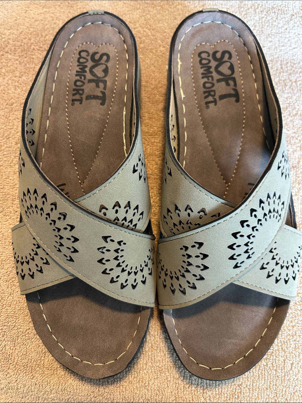 NWOT Soft Comfort Women's Olive Green Crisscross Slide Sandals